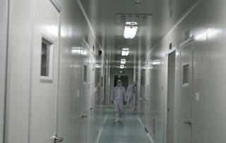 藥廠GMP車間空氣過濾器 保障無塵室與潔凈室環(huán)境的關鍵